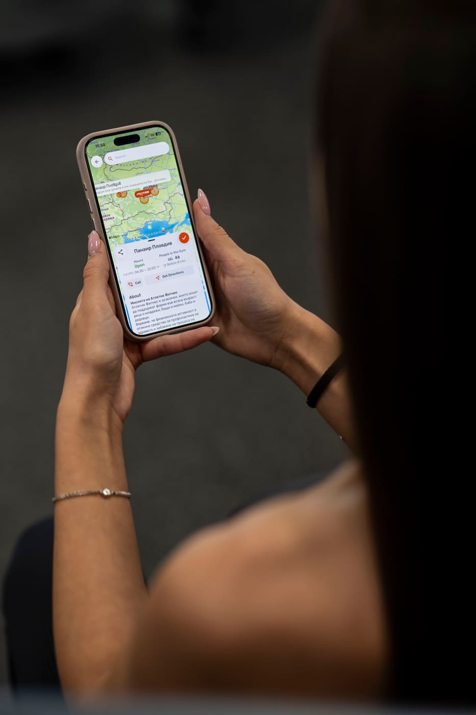 Mitglied nutzt die gebrandete GymRealm-App